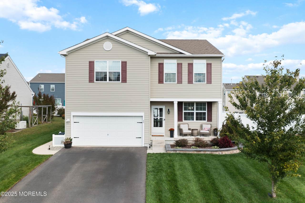 48 Farragut Avenue - Photo 1