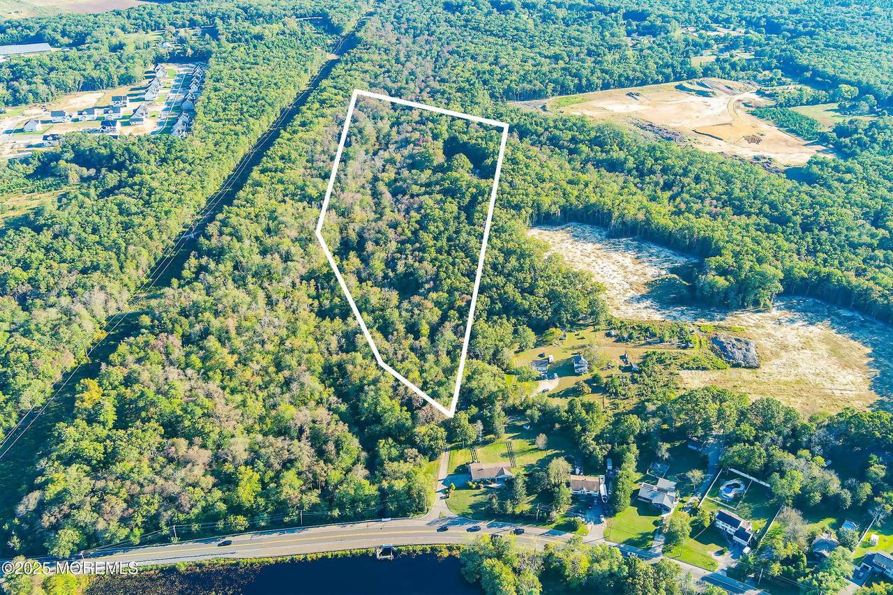 786 Veterans Highway - Photo 1