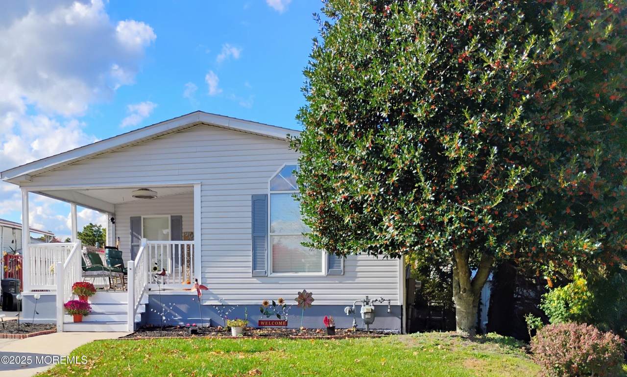 26 Pine Ridge Boulevard - Photo 1