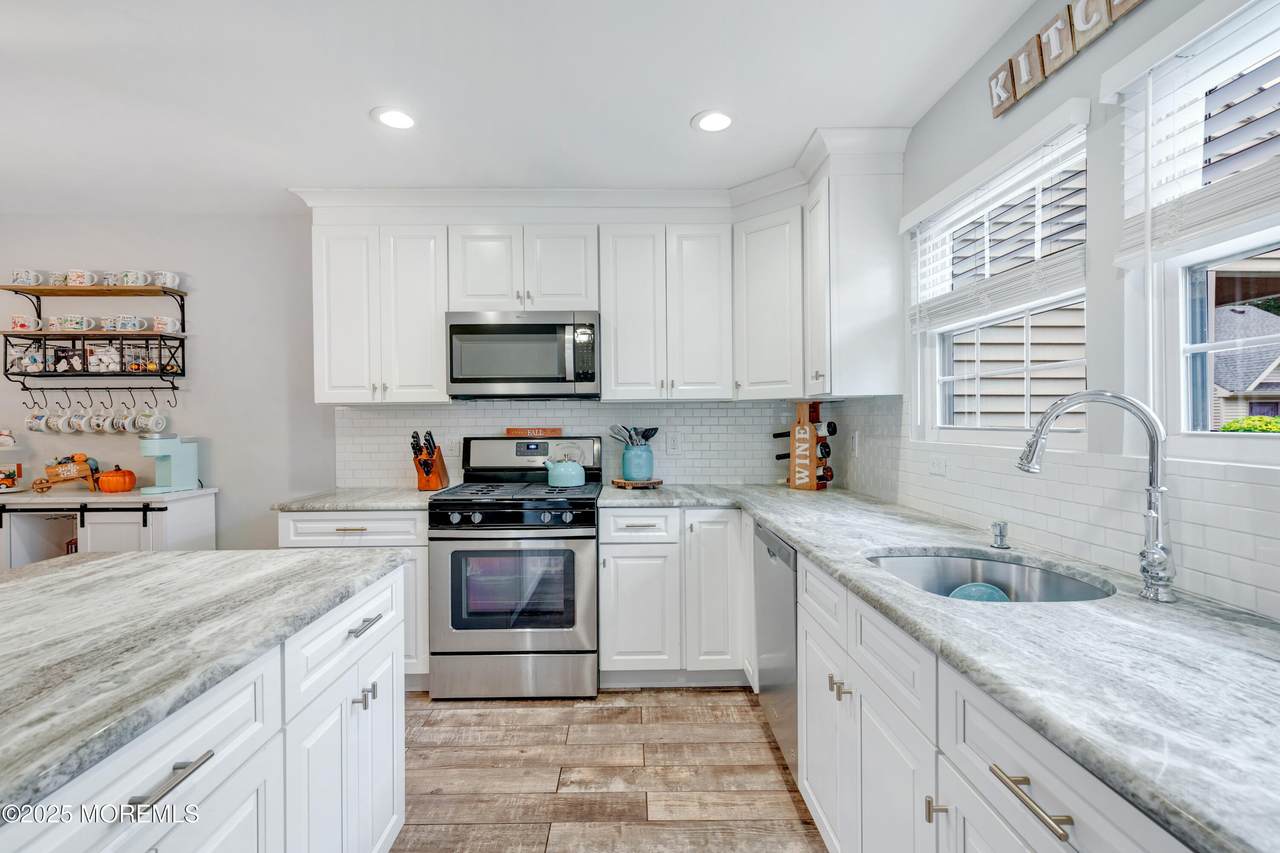 131 Aster Court - Photo 1