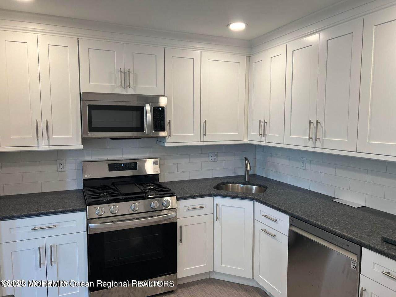 506 Harding Road - Photo 1