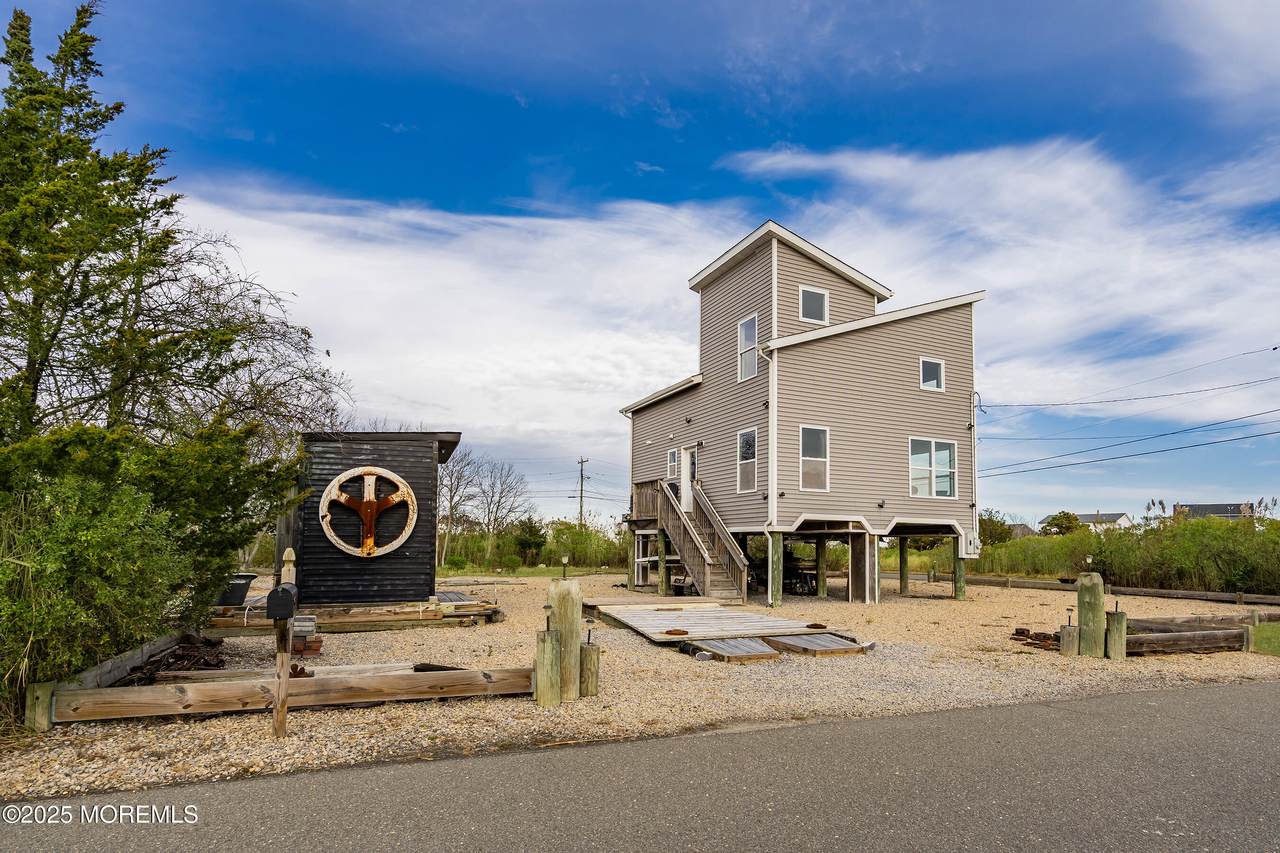 54 Beach Avenue - Photo 1