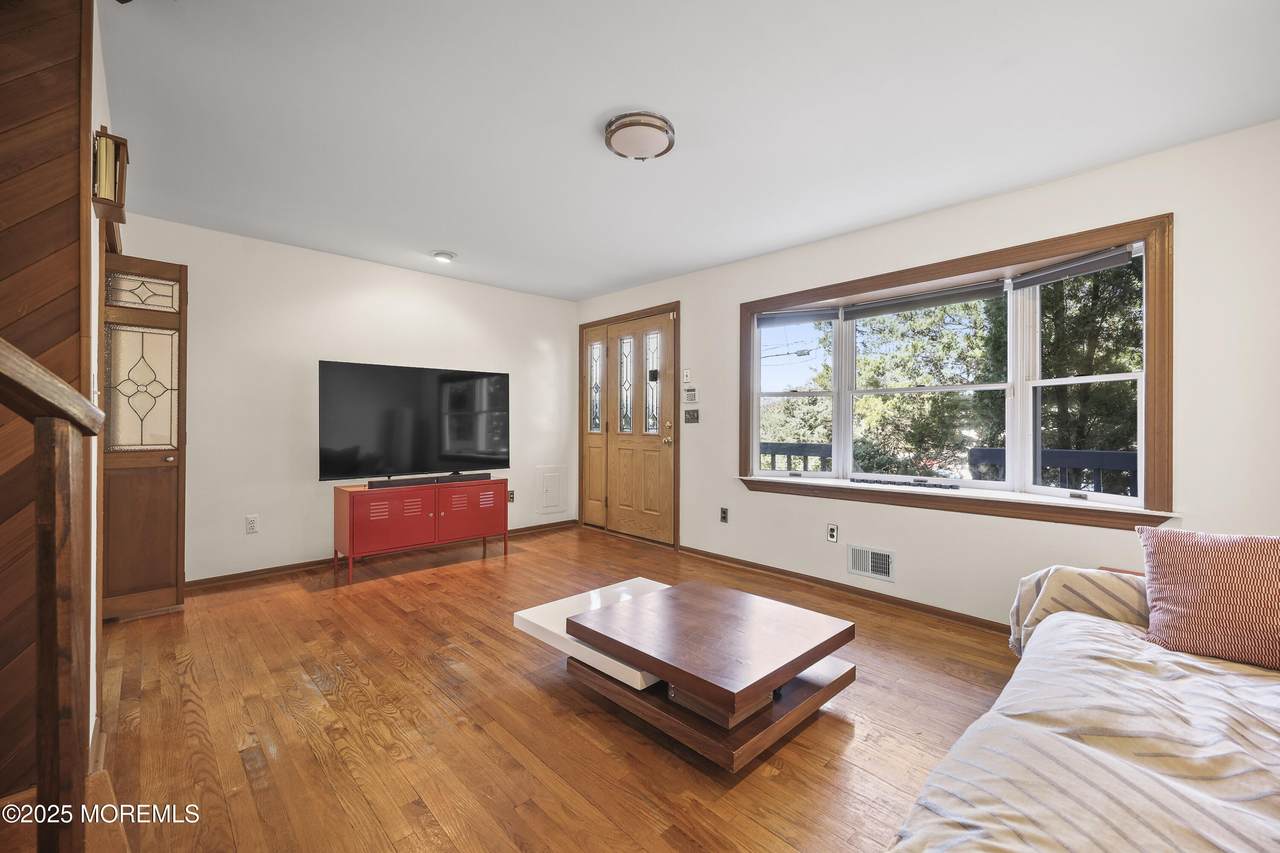 28 Florence Avenue - Photo 1