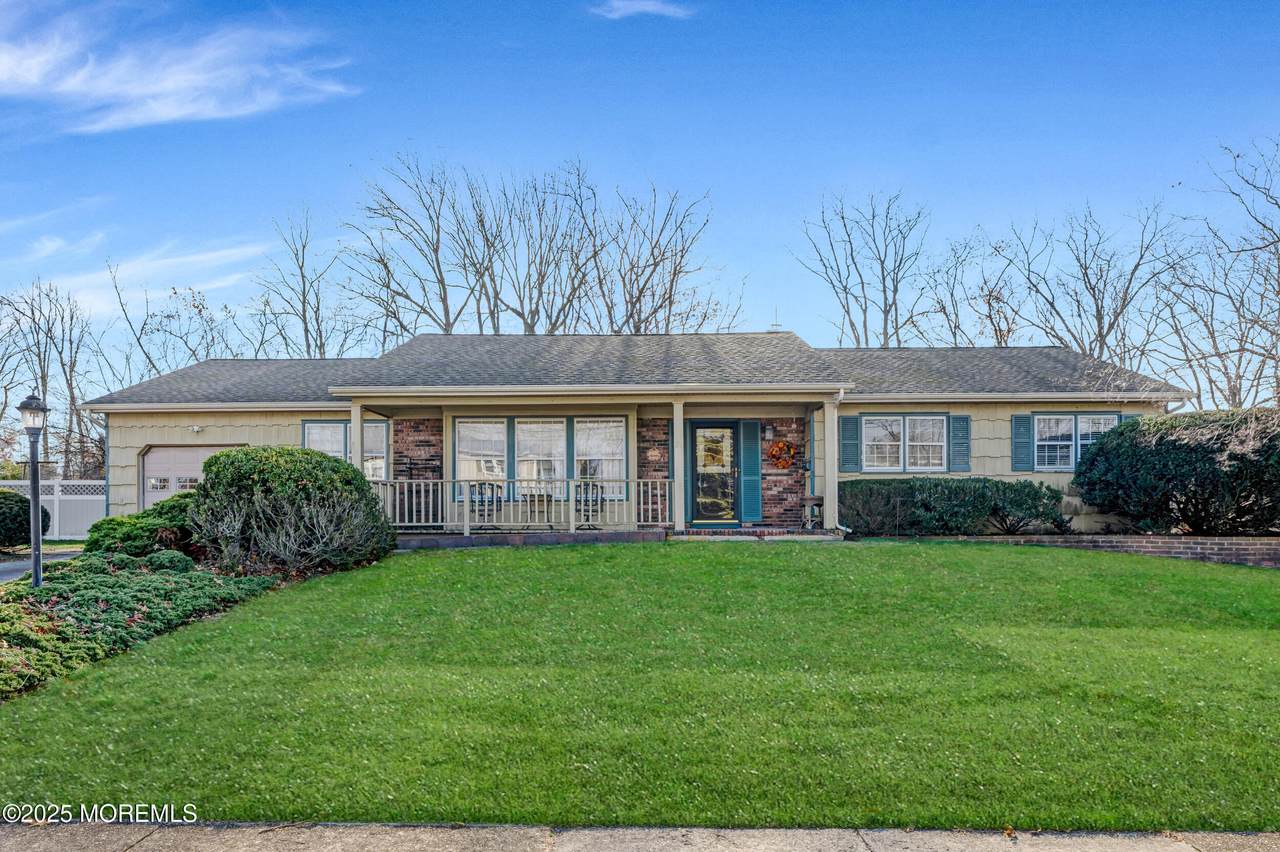 21 Meadowbrook Drive - Photo 1