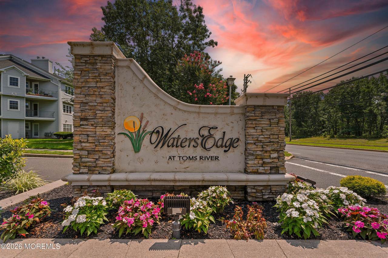 1313 Waters Edge Drive - Photo 1