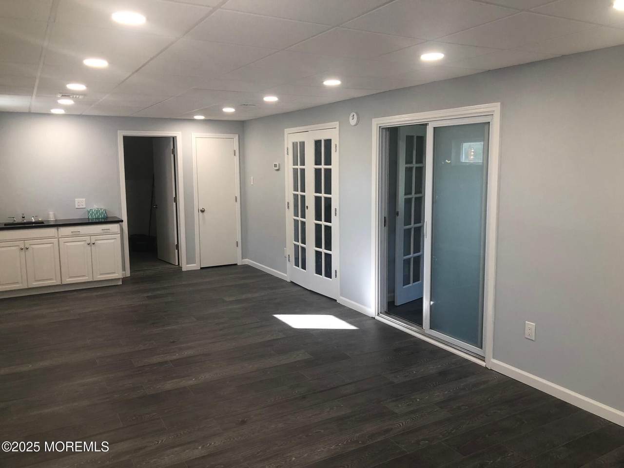 10 Throckmorton Avenue - Photo 1