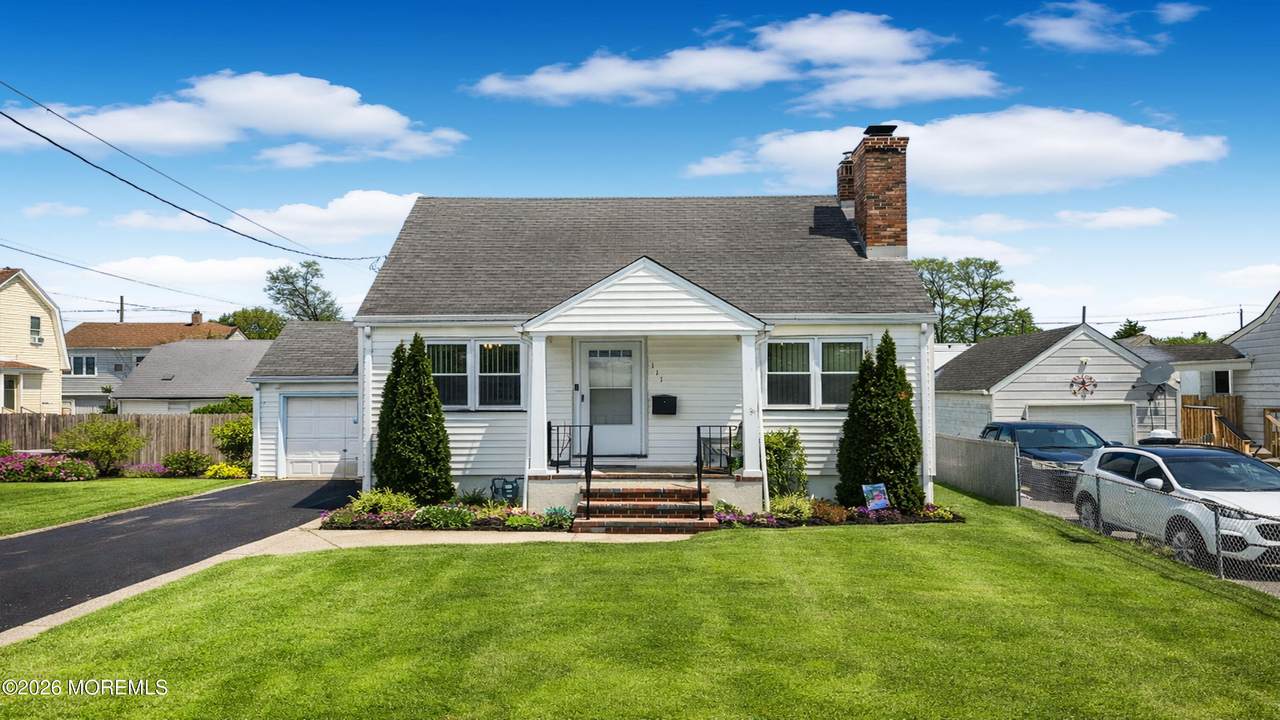 111 Kosciusko Avenue - Photo 1