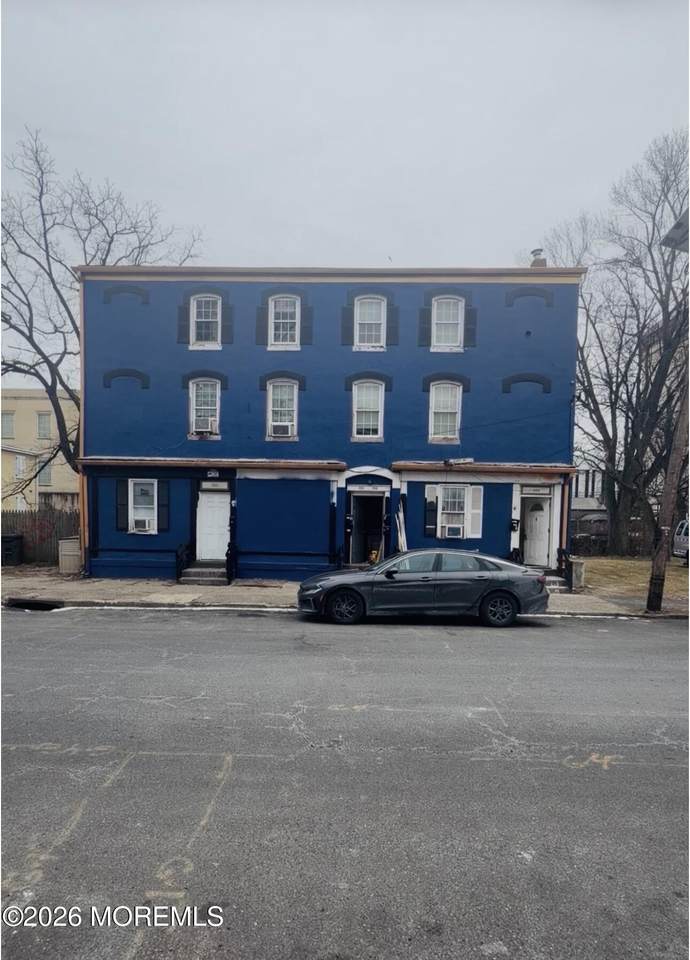 303-305 Hanover Street - Photo 1