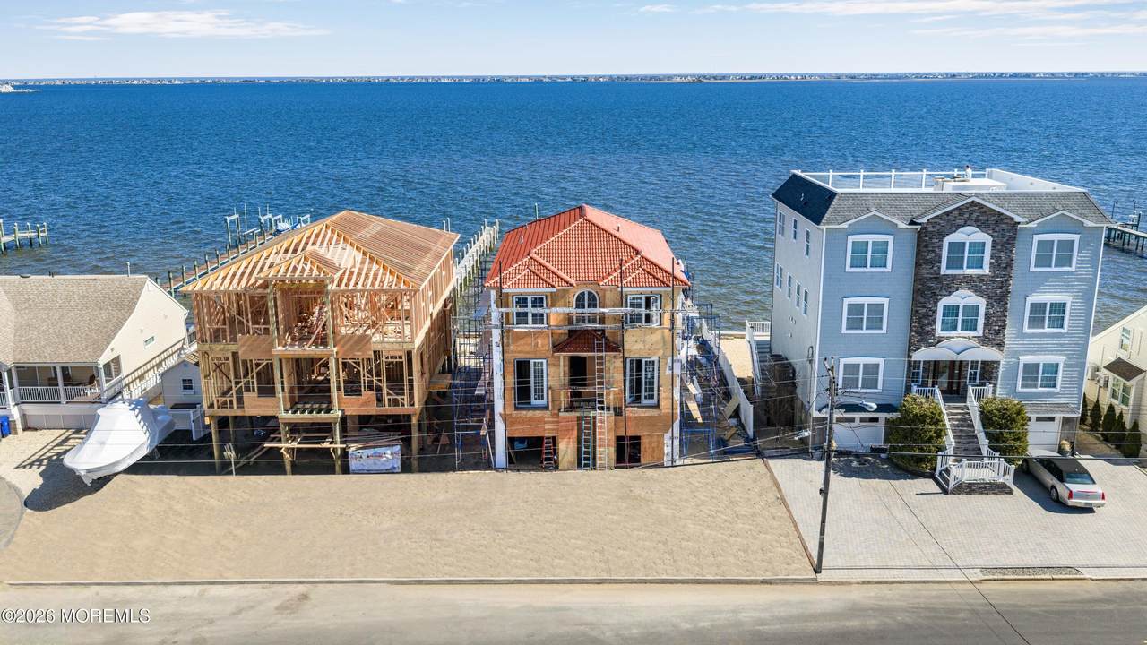 657 Bayview Drive - Photo 1