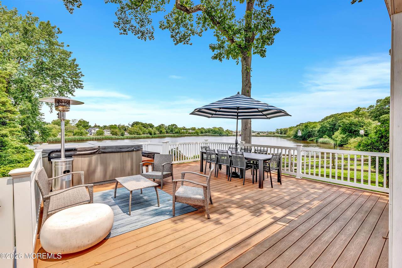 637 Beacon Boulevard - Photo 1