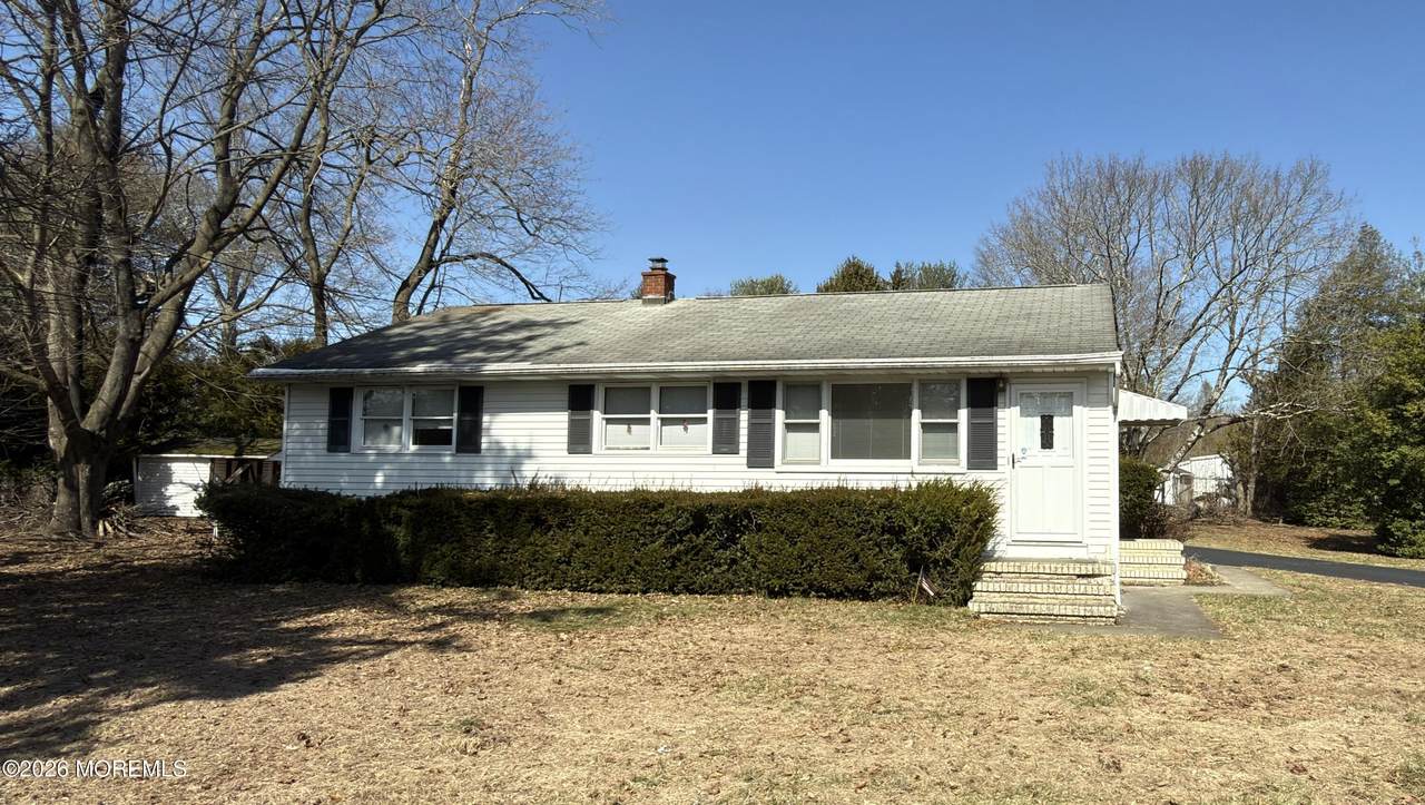 325 Sharon Road - Photo 1