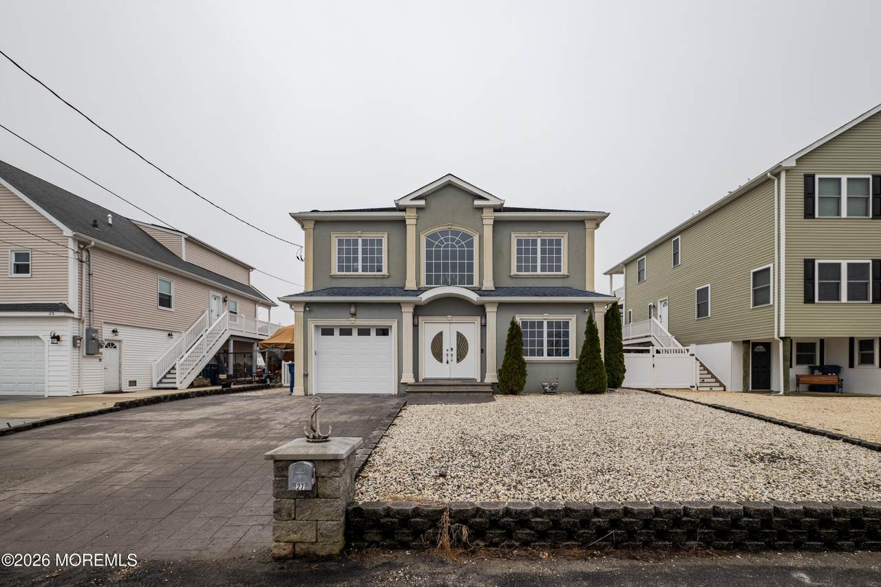 27 Mohawk Drive - Photo 1