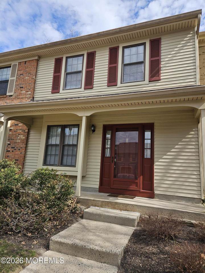 33 Balmoral Court - Photo 1