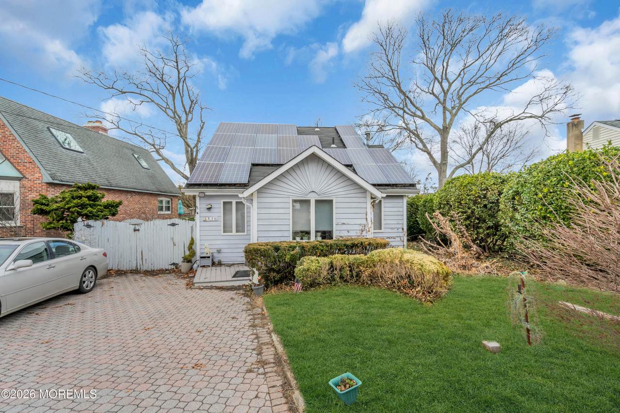 536 Princeton Avenue - Photo 1