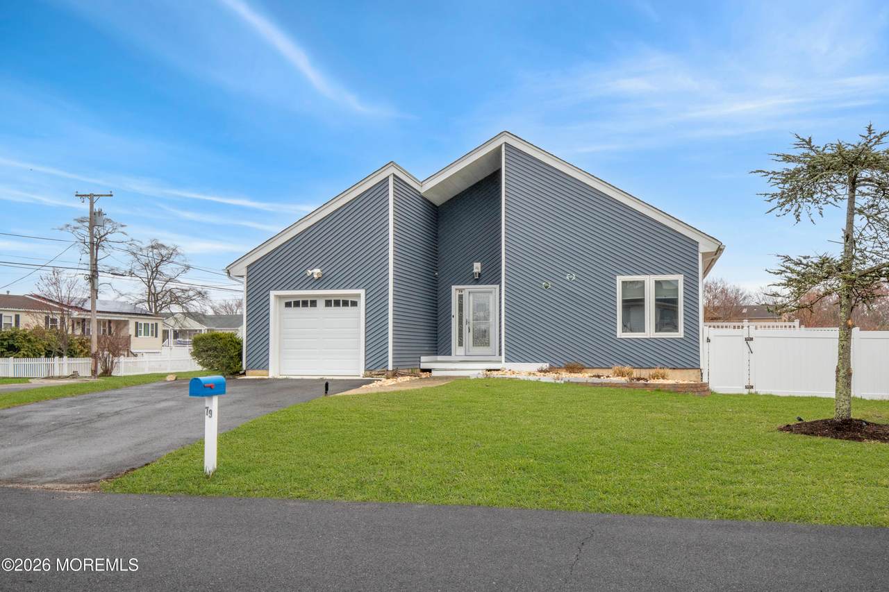 79 16th Street - Photo 1