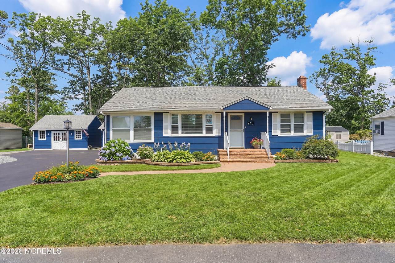 240 Wainwright Street - Photo 1