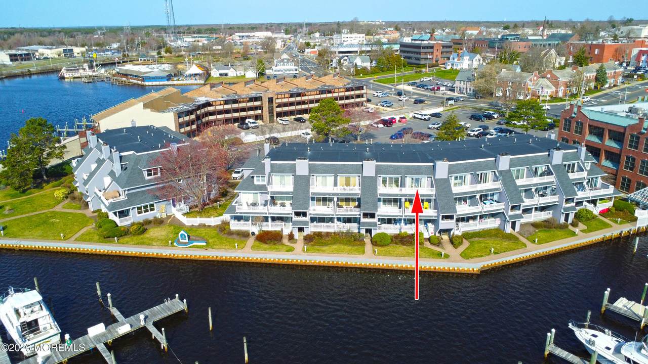 210 Spinnakers Cove - Photo 1