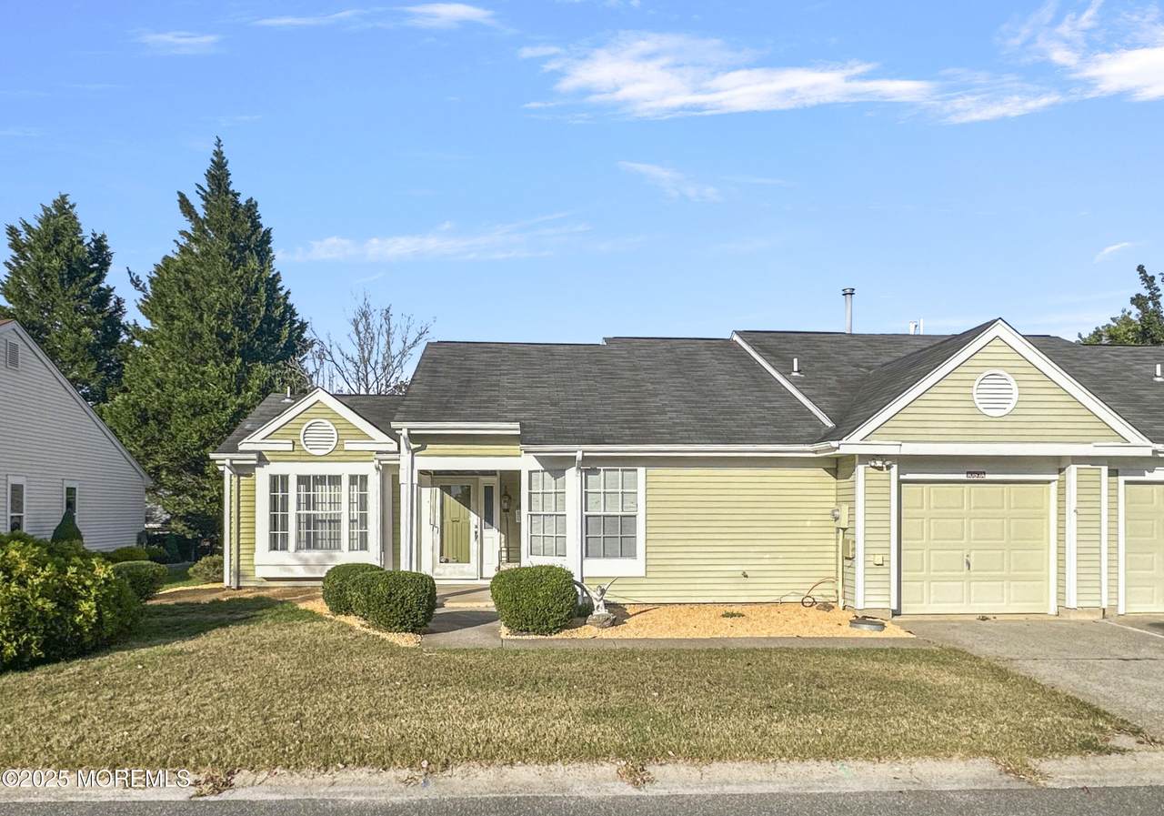 1057A Buckingham Drive - Photo 1