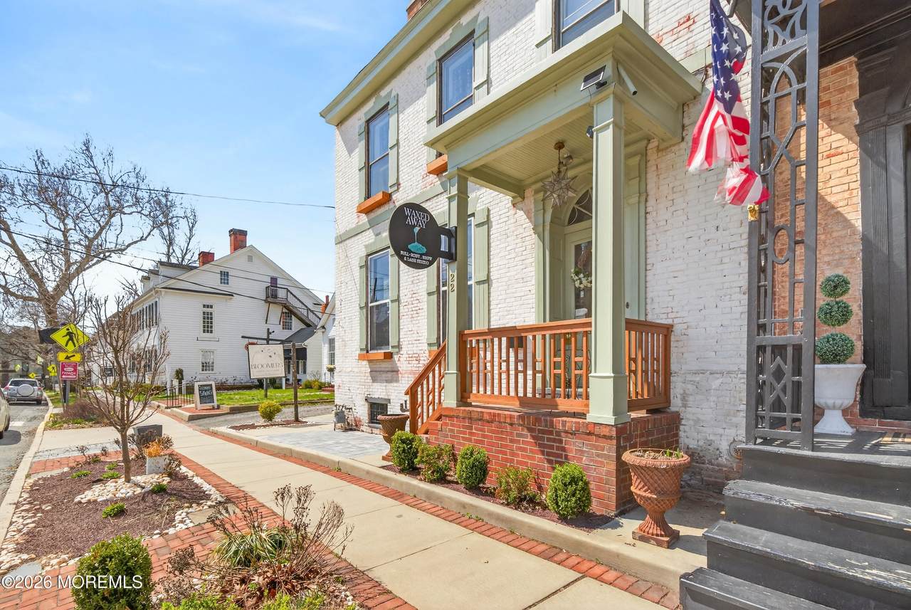 22 Main Street - Photo 1