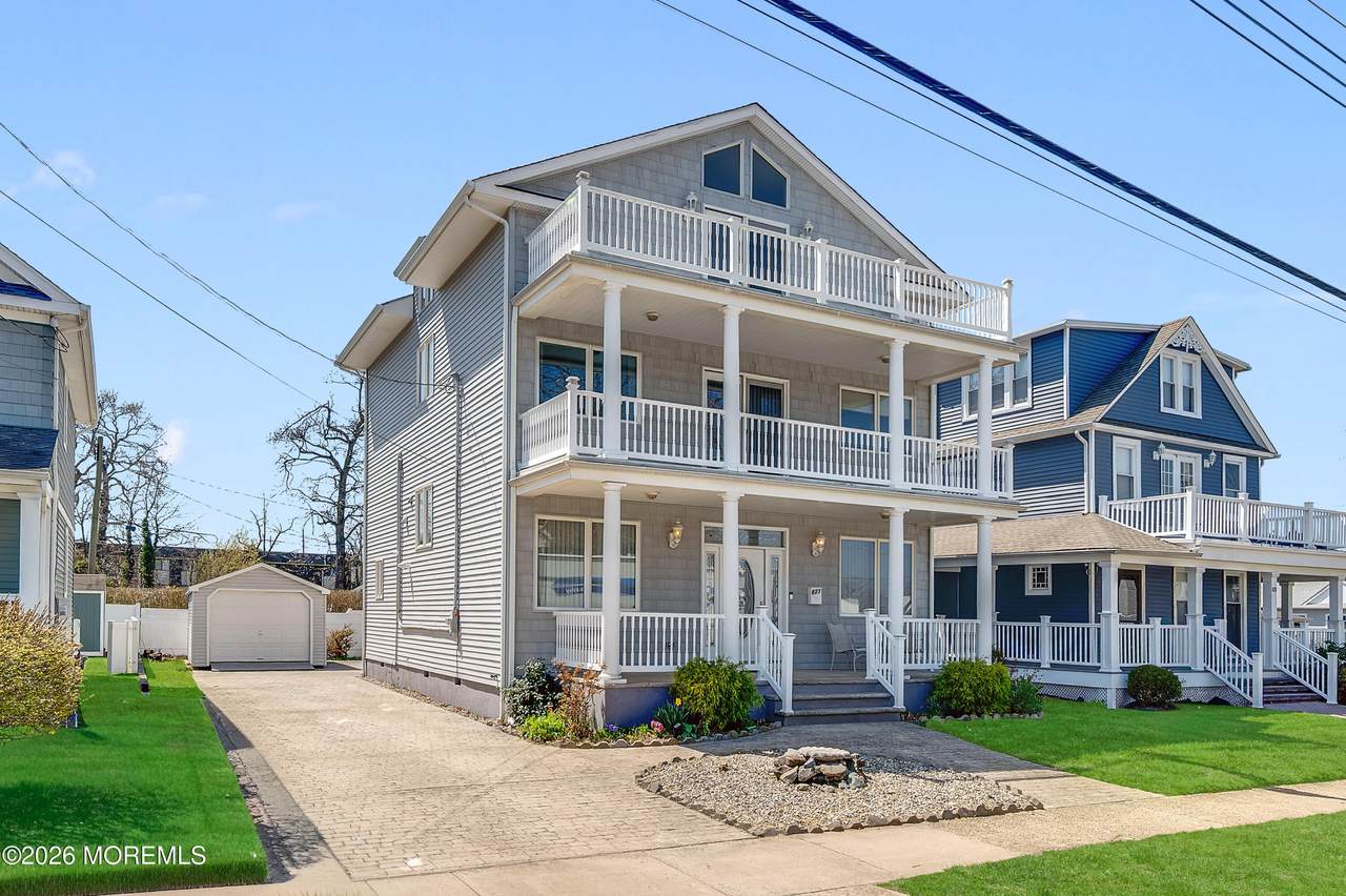 827 13th Avenue - Photo 1