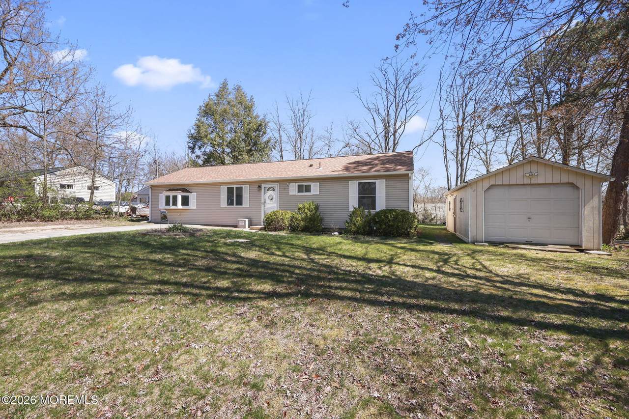 4 Spruce Road - Photo 1