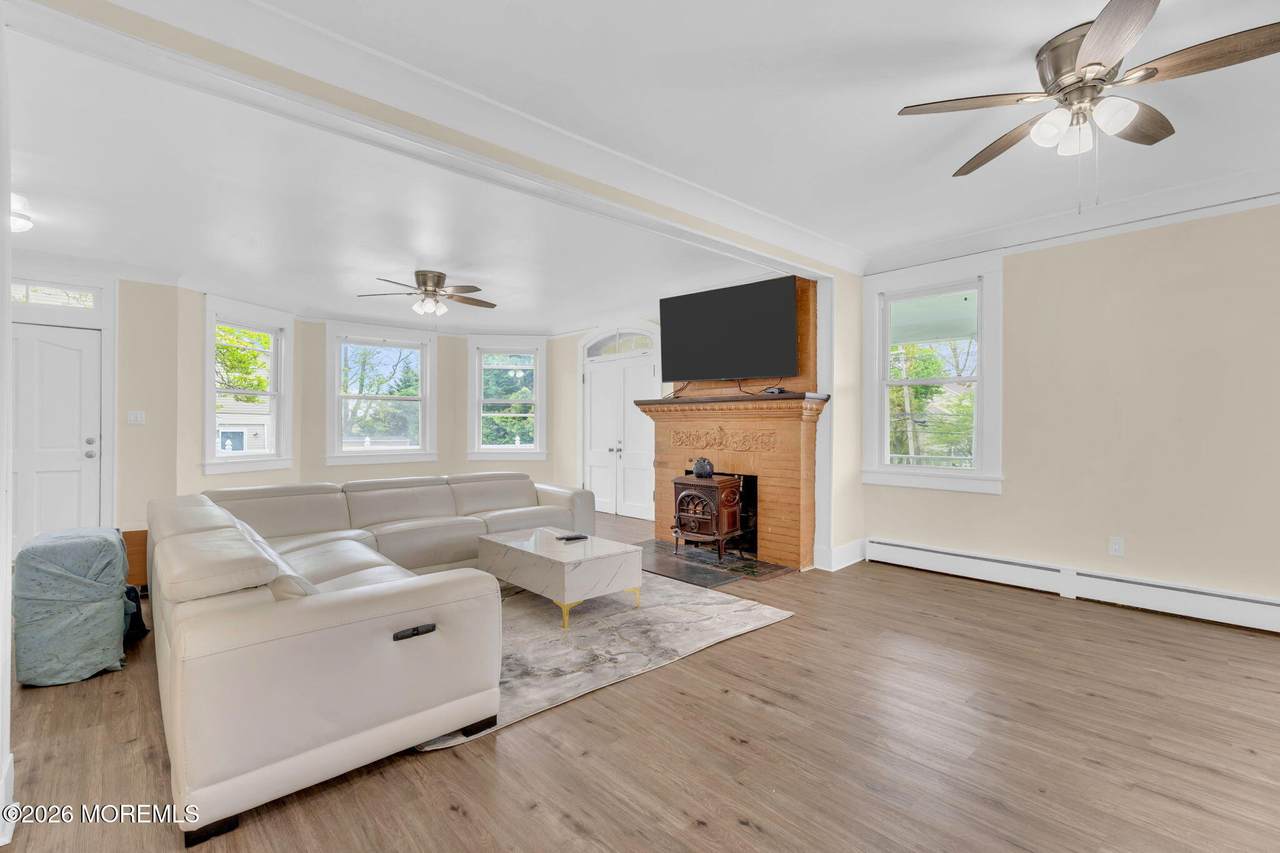 123 Reynolds Drive - Photo 1
