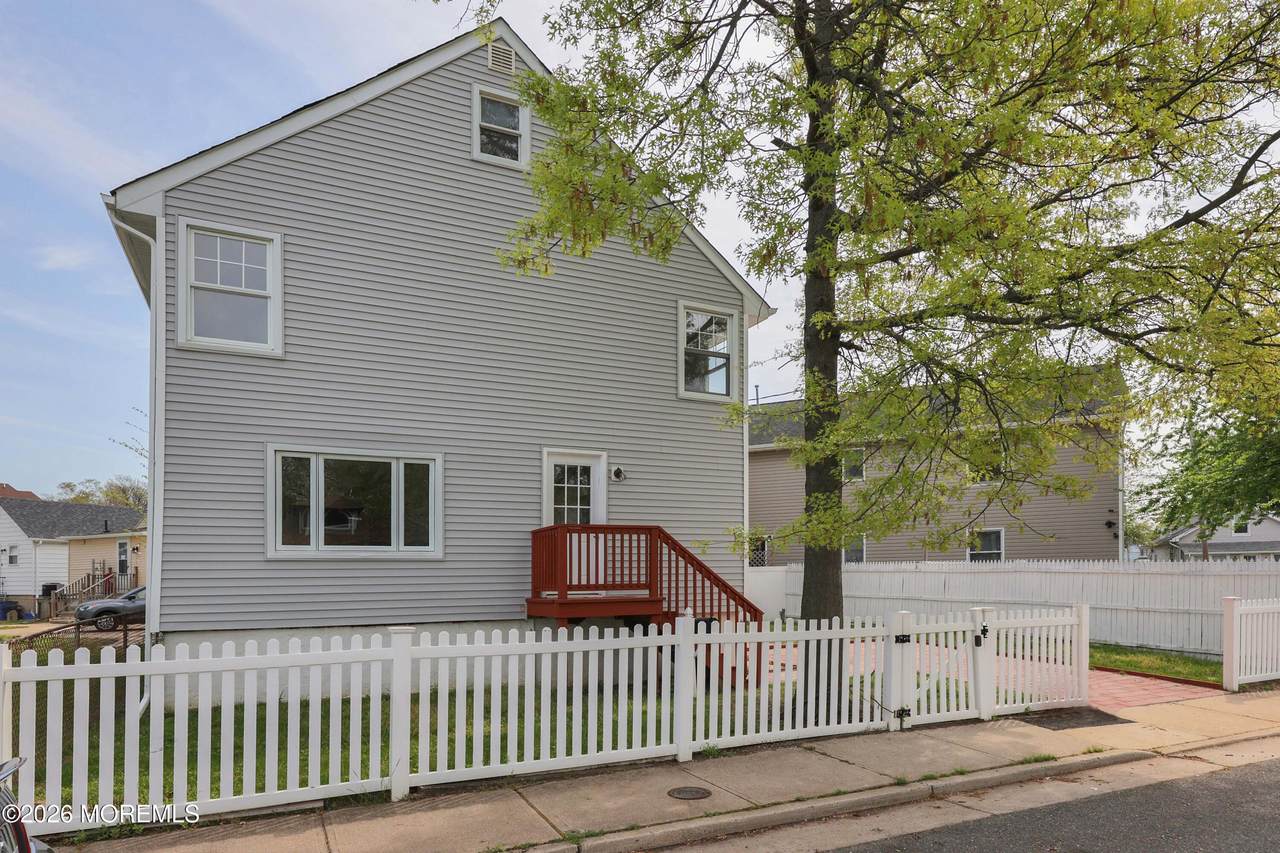 136 Raritan Avenue - Photo 1