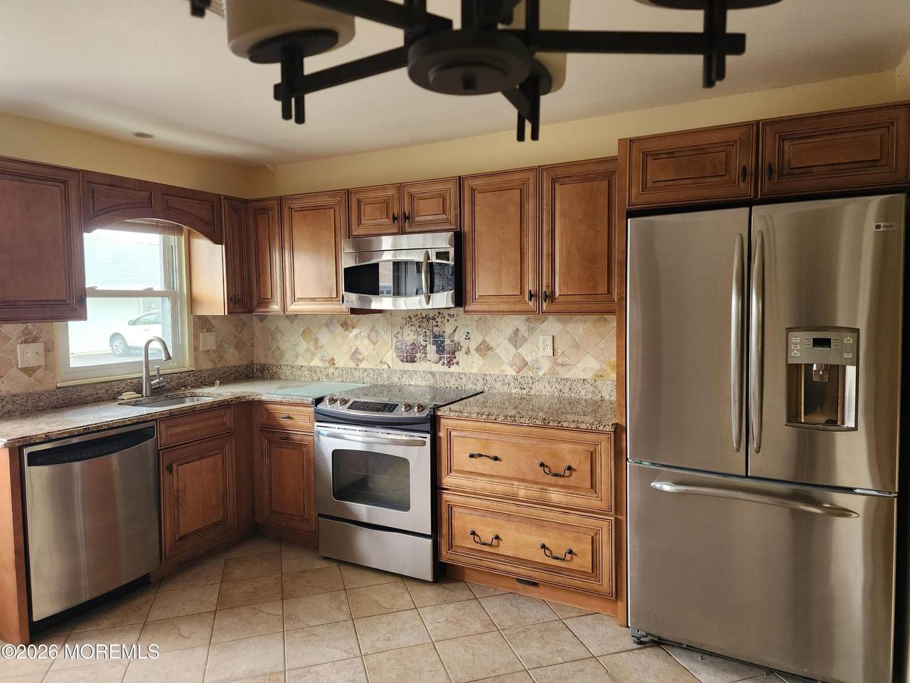 341B Canterbury Court - Photo 1