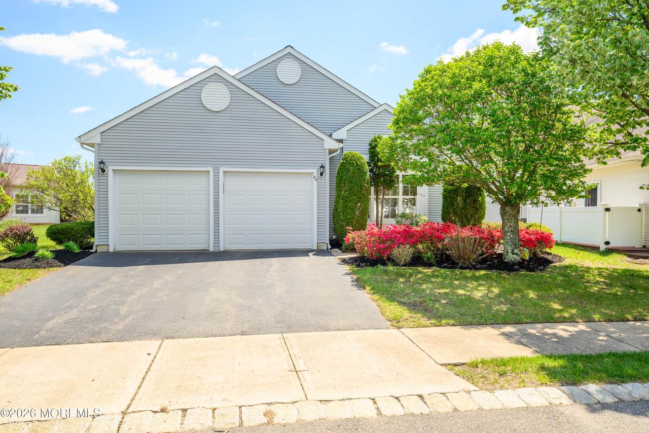 43 Rochford Drive - Photo 1