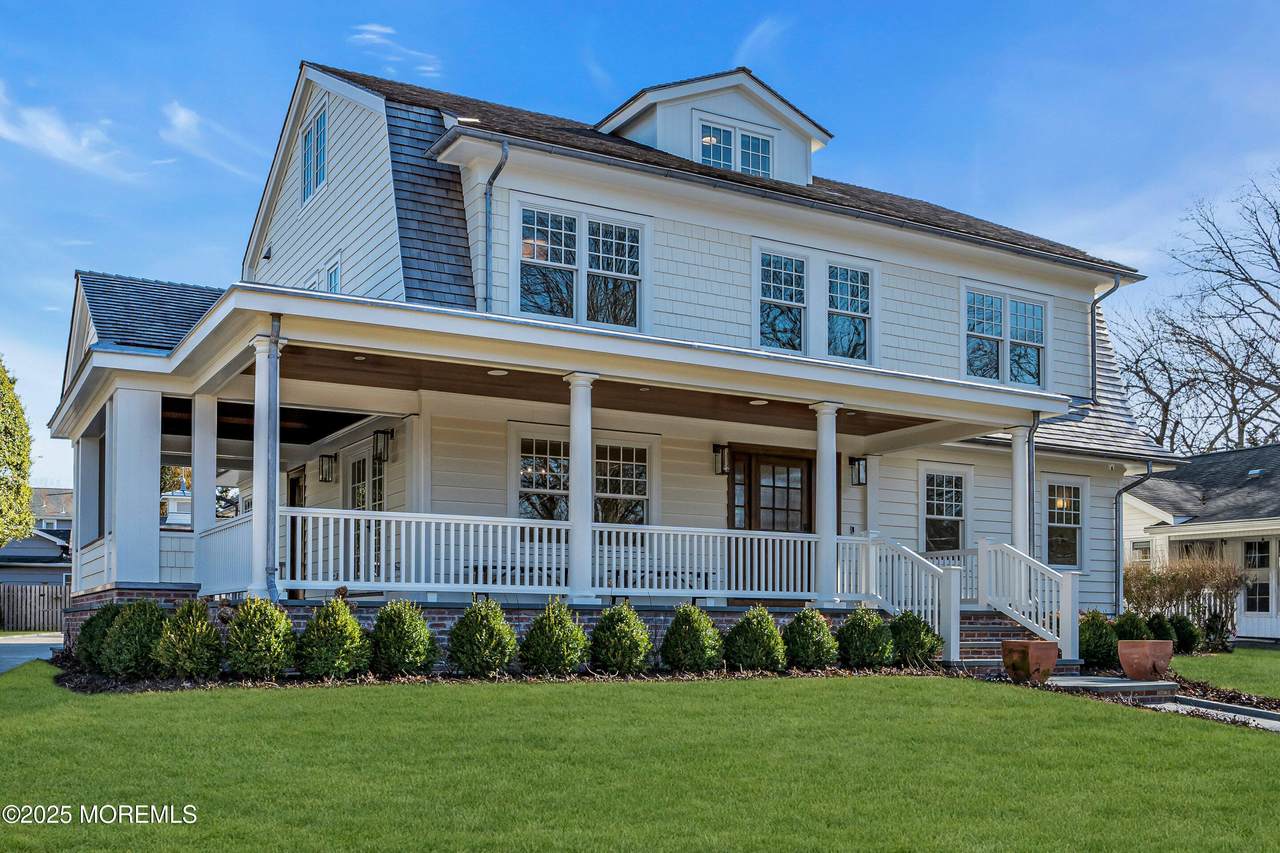 327 South Boulevard - Photo 1