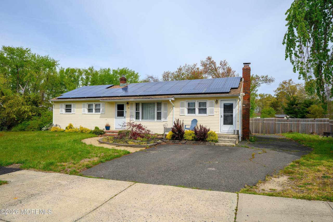 2 Lawrence Avenue - Photo 1