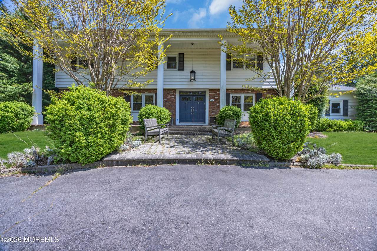 25 Surrey Lane - Photo 1