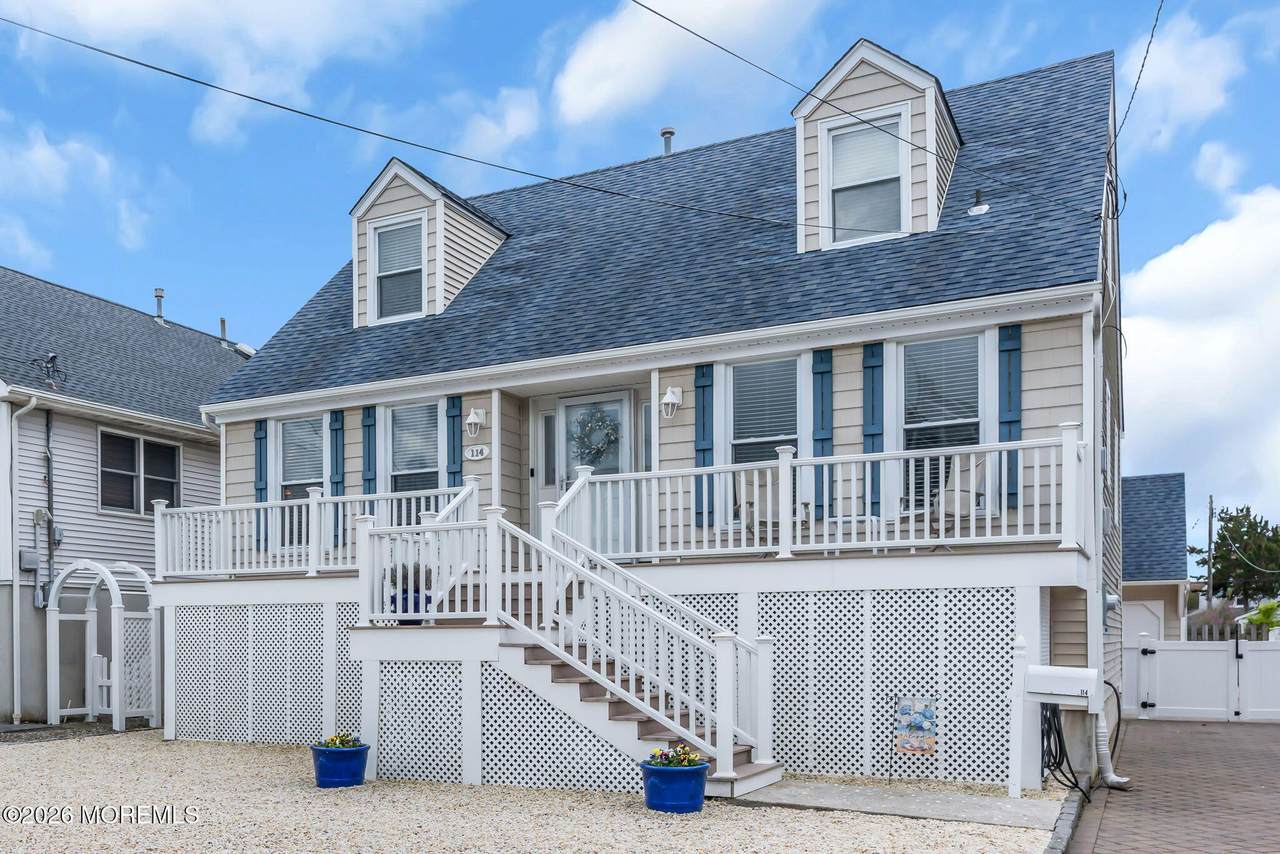 114 Sanborn Avenue - Photo 1