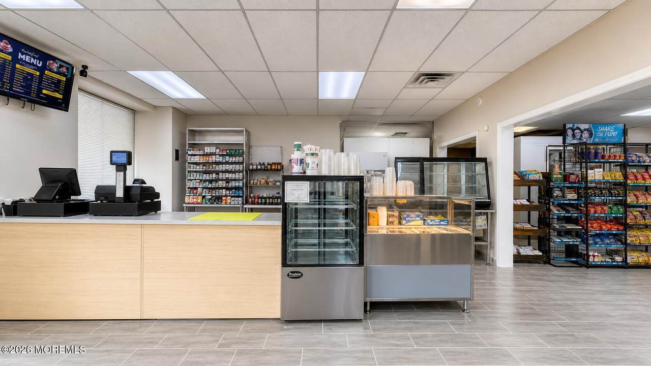 927 Main Street - Photo 1