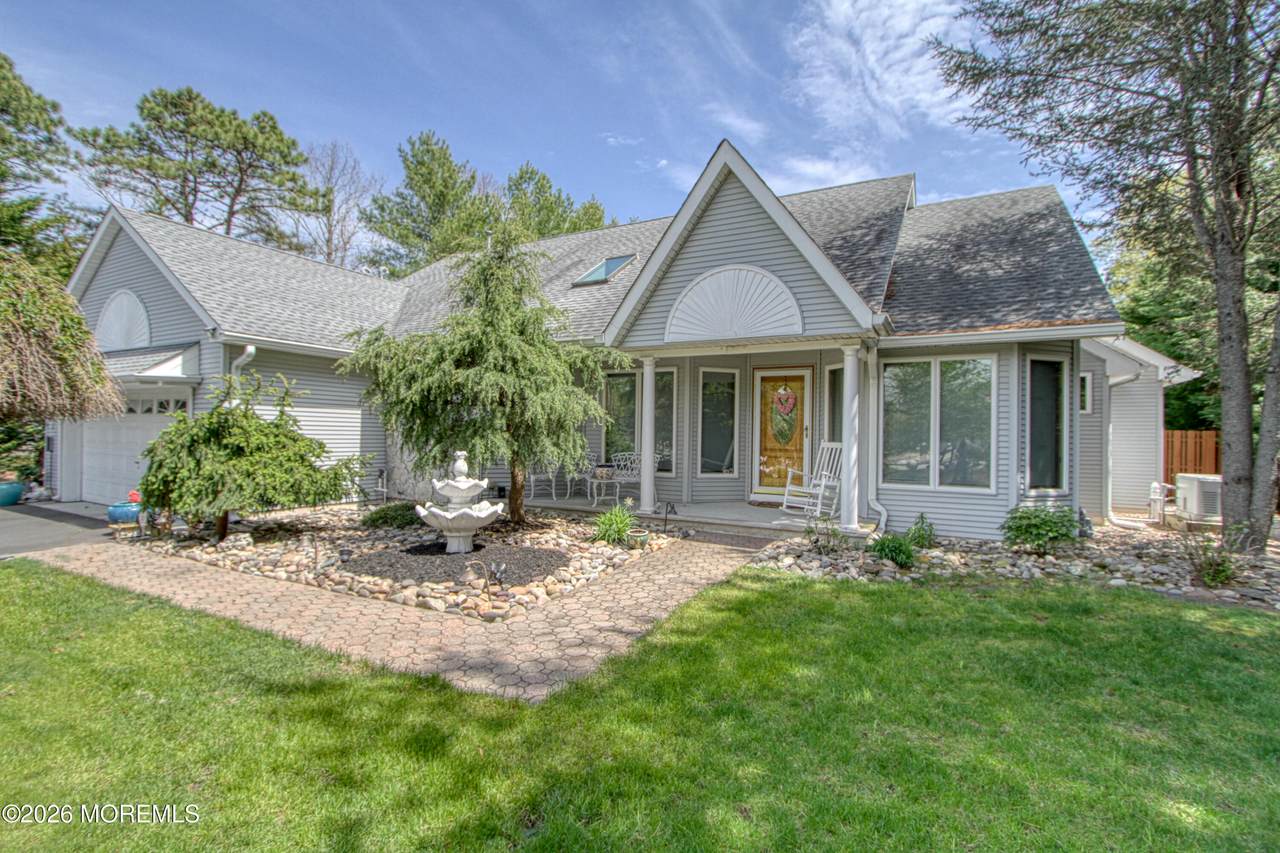 713 Western Boulevard - Photo 1