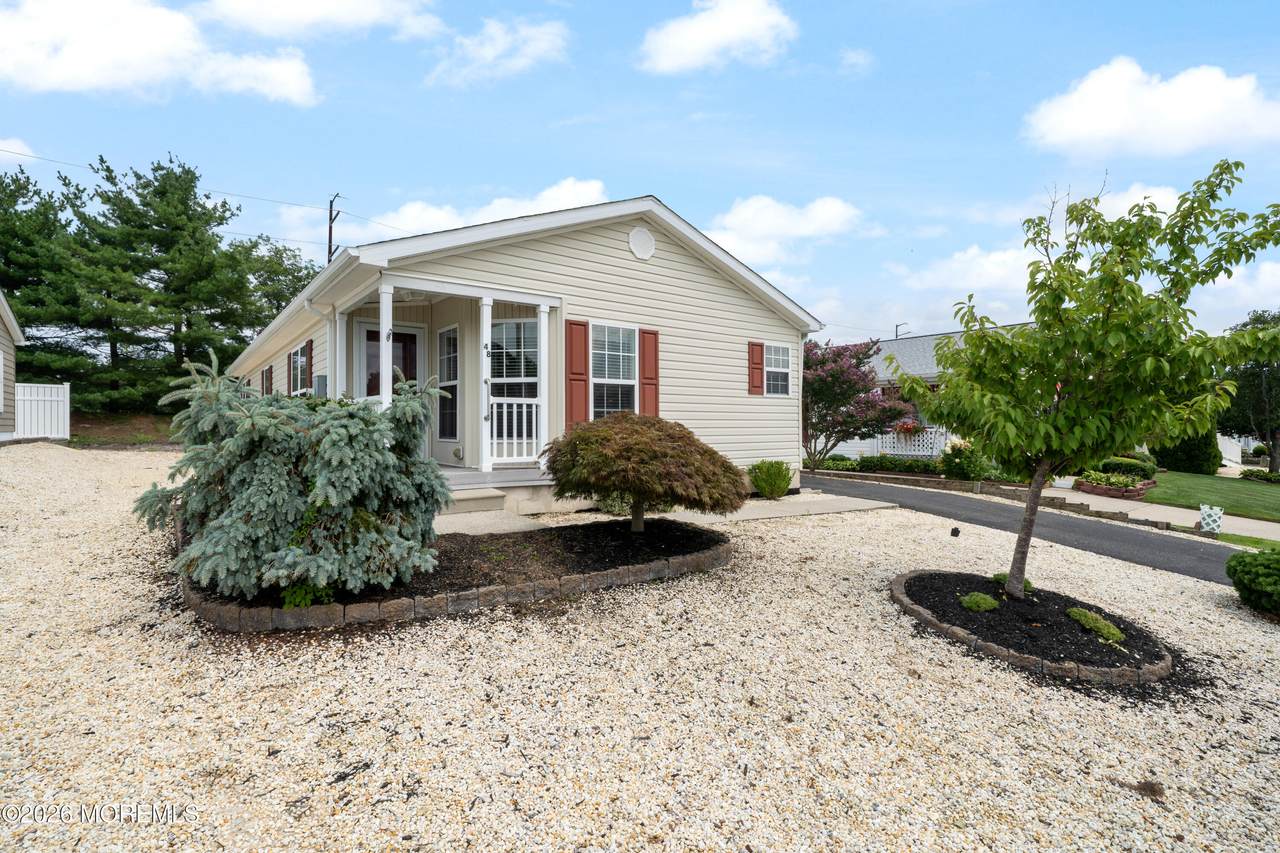 48 Fort Lee Drive - Photo 1