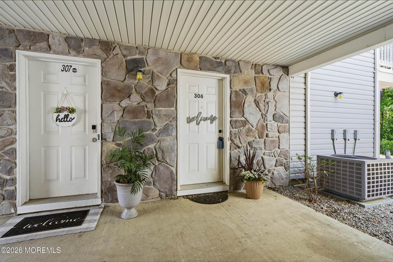 306 Schley Avenue - Photo 1
