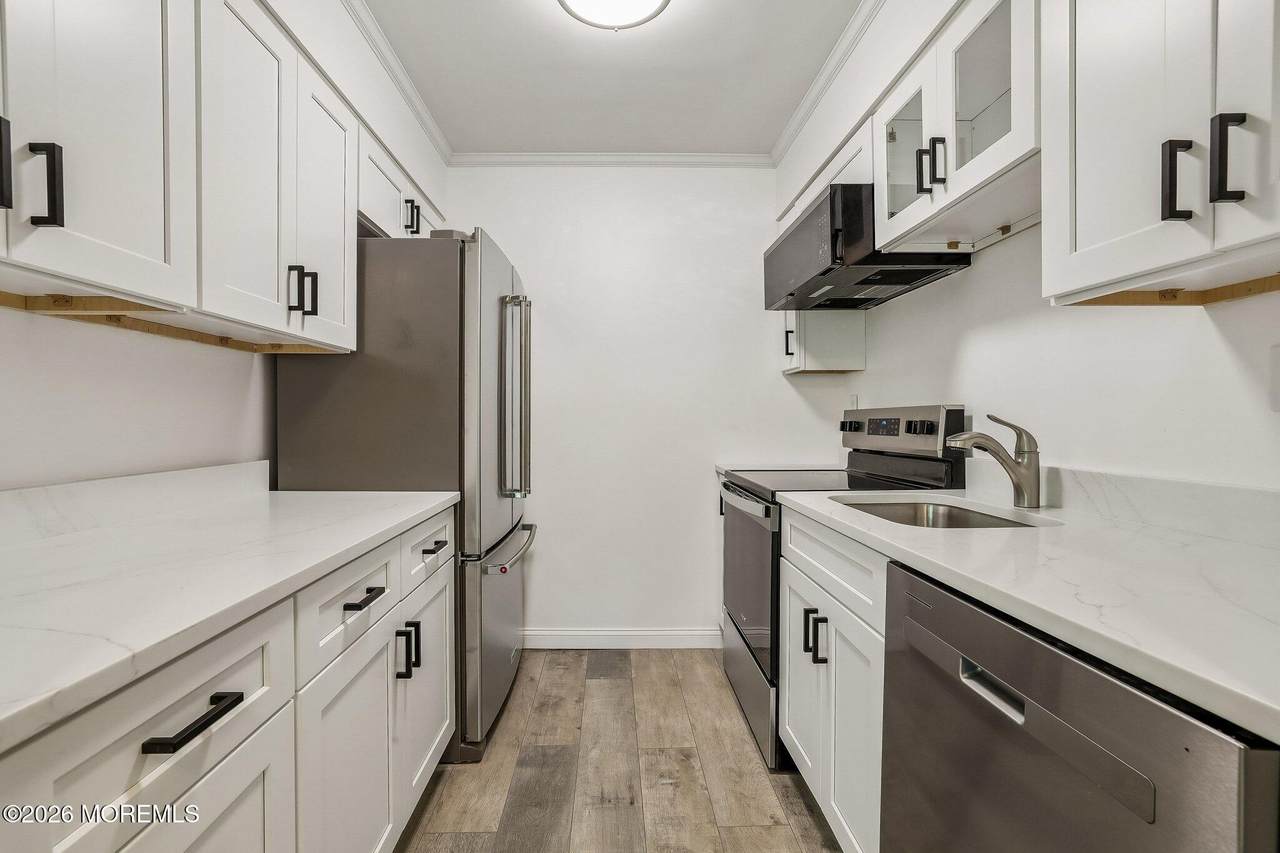 324 Shore Drive - Photo 1