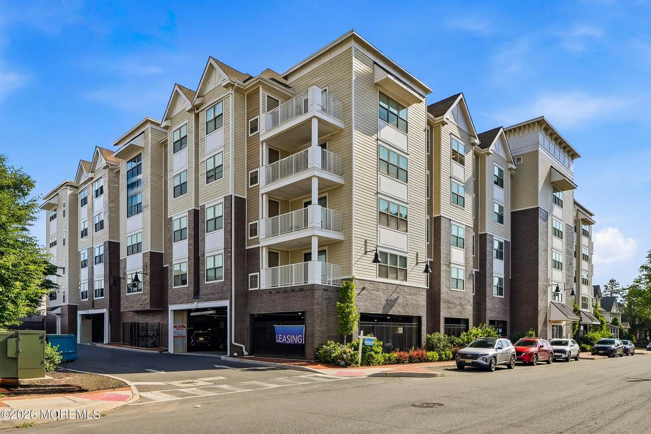 165 Pavilion Avenue - Photo 1