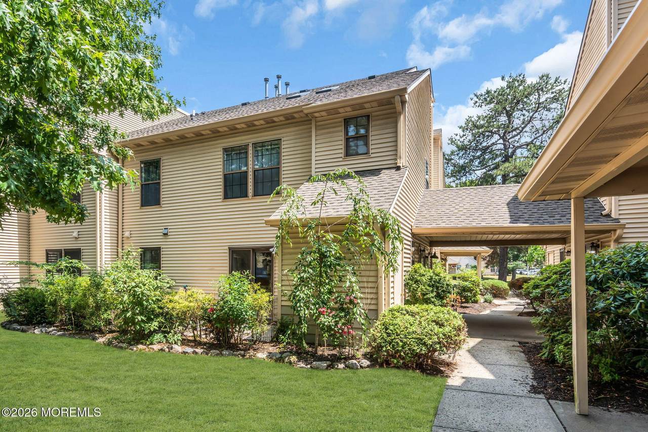 408 Daisy Court - Photo 1