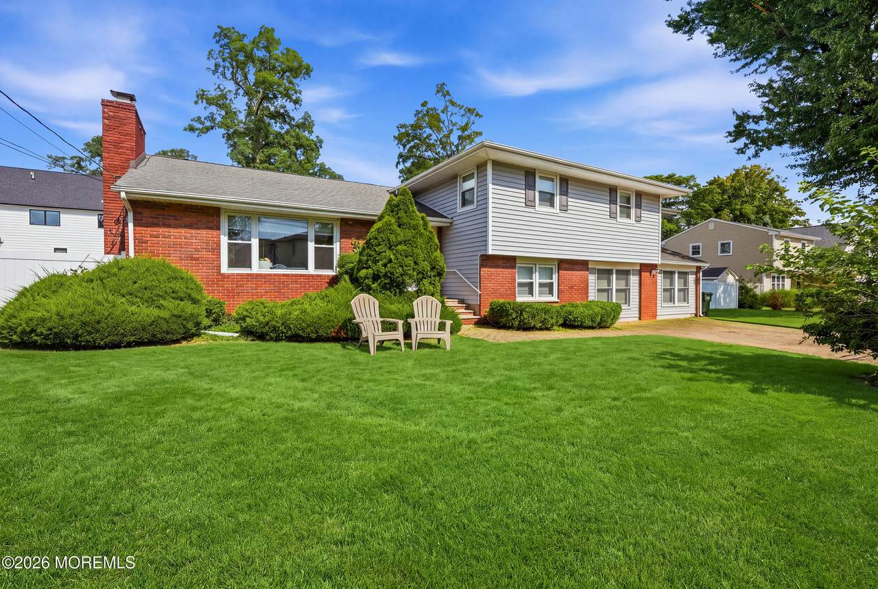 135 Ampere Avenue - Photo 1