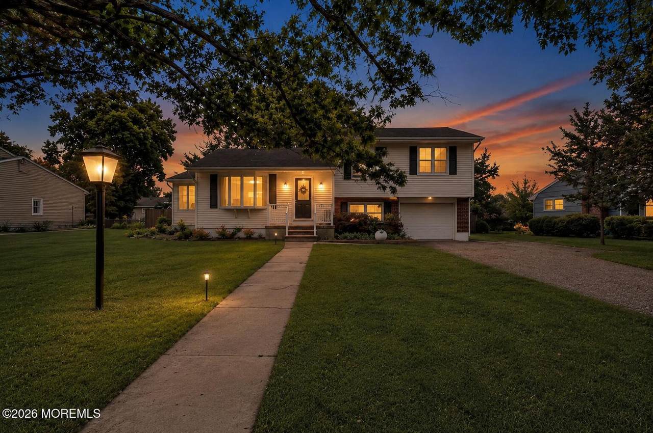 17 Ridgewood Drive - Photo 1