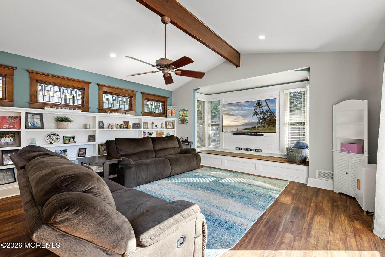 195 Lakeshore Drive - Photo 1
