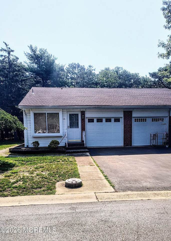 11 Columbus Boulevard - Photo 1