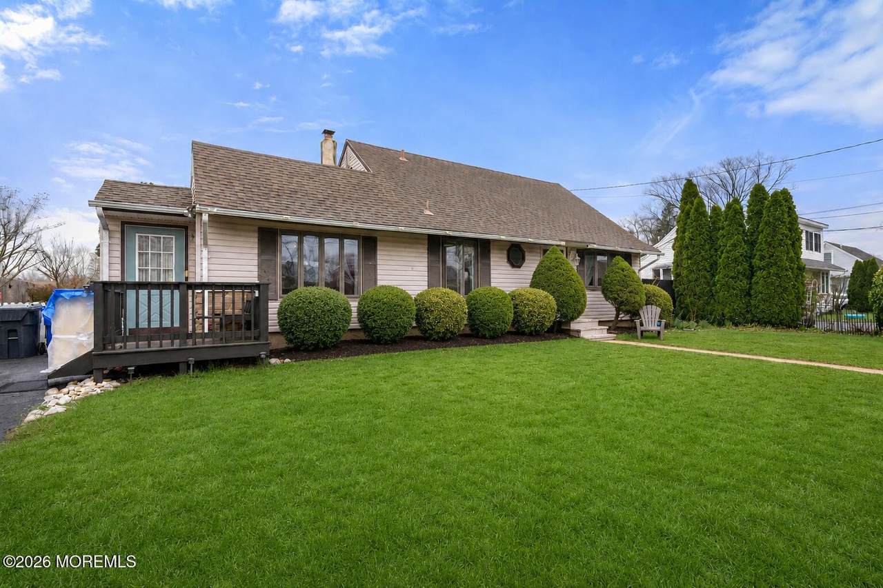 109 Harding Drive - Photo 1