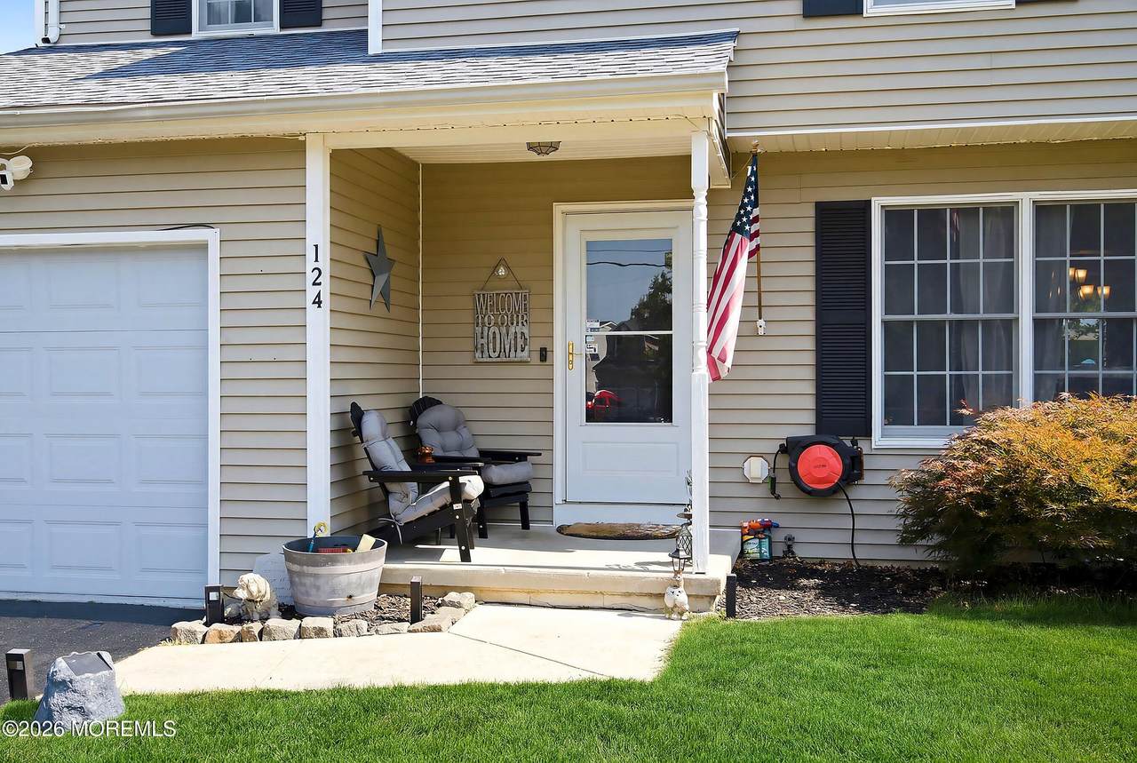 https://bt-photos.global.ssl.fastly.net/monmouth/1280_boomver_2_22620150-2.jpg