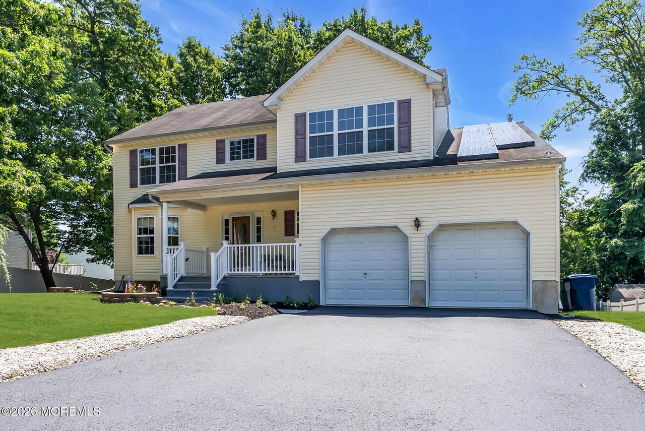 8 Colleen Way - Photo 1
