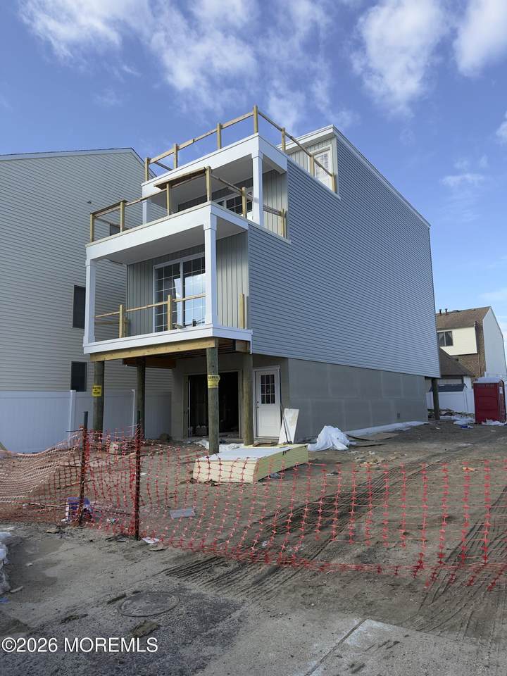 122 Fremont Avenue - Photo 1