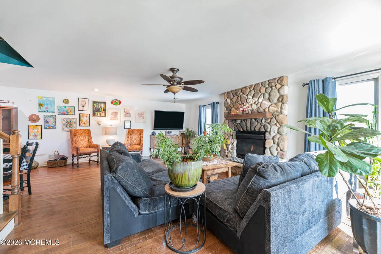 12 Thompson Avenue - Photo 1