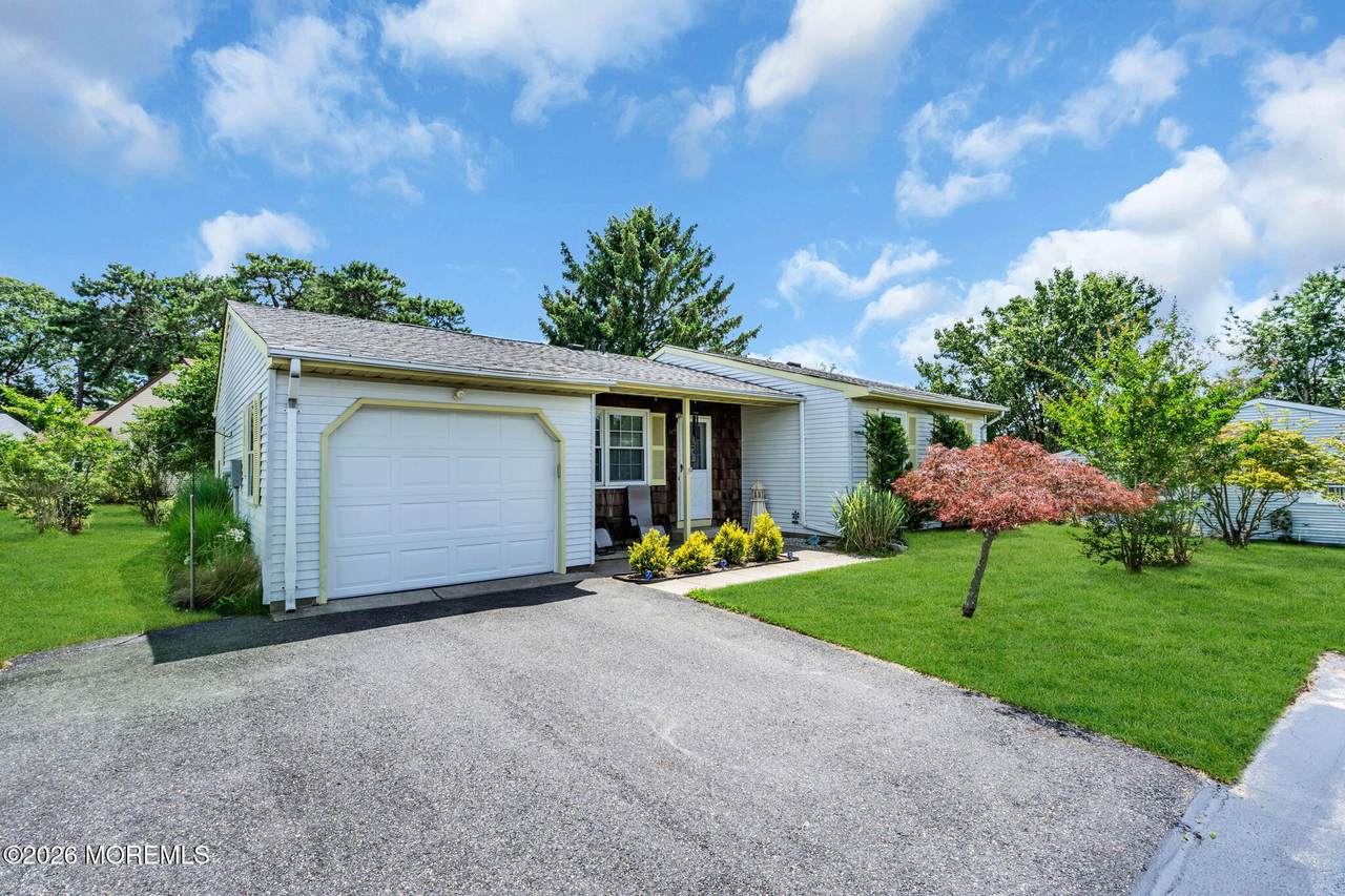 87 Chelsea Drive - Photo 1